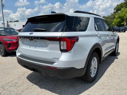 2025 Ford Explorer Active 4WD