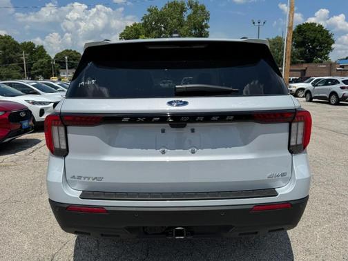 2025 Ford Explorer Active 4WD