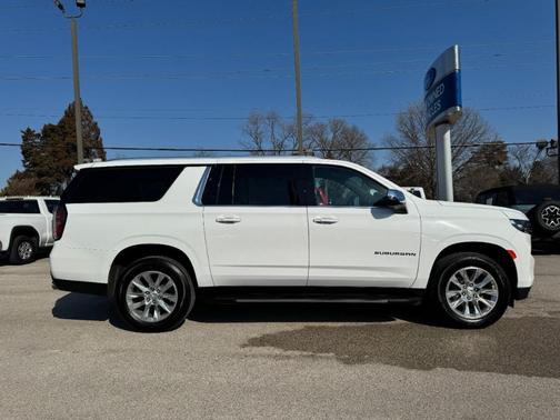 2023 Chevrolet Suburban Premier