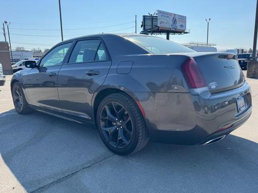 2022 Chrysler 300 Touring L