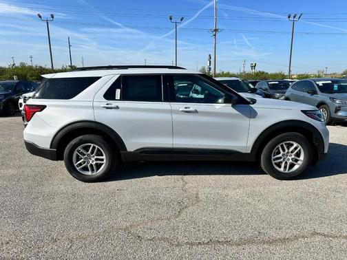 White Tri-Coat 2026 Ford Explorer Active