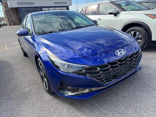 2022 Hyundai ELANTRA SEL