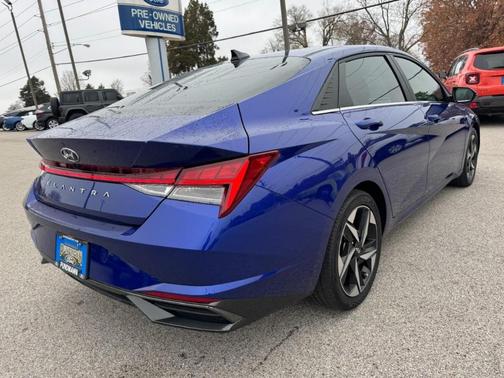 2022 Hyundai ELANTRA SEL