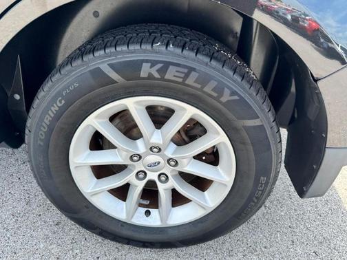Tuxedo Black Metallic 2013 Ford Edge SE