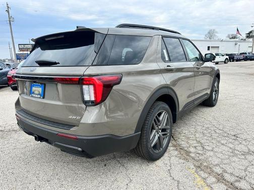 2026 Ford Explorer ST-Line