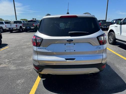 Ingot Silver Metallic 2018 Ford Escape SE