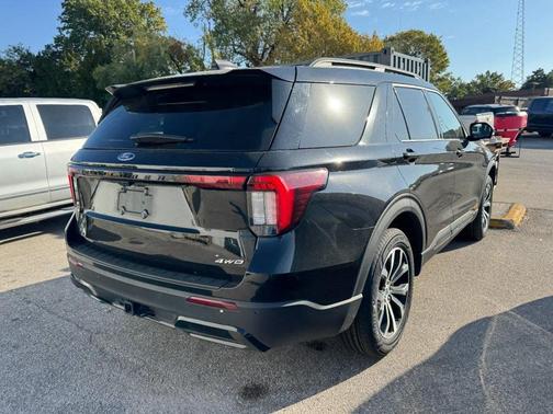 Black Metallic 2025 Ford Explorer ST-Line