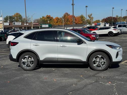 2026 Ford Escape ST-Line FWD