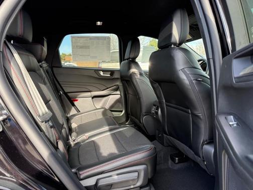 2026 Ford Escape ST-Line AWD