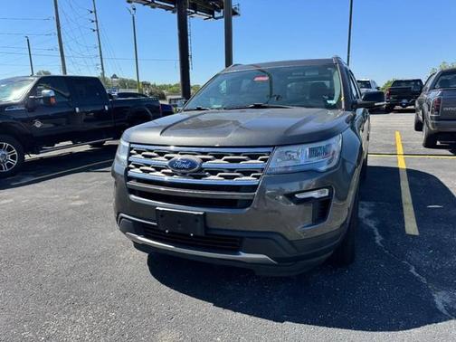 Magnetic Metallic 2018 Ford Explorer XLT