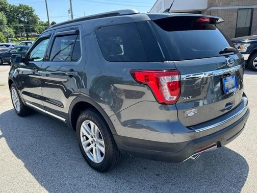 Magnetic Metallic 2018 Ford Explorer XLT