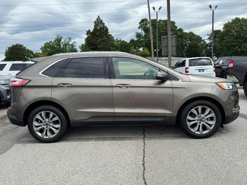 Stone Gray Metallic 2019 Ford Edge Titanium