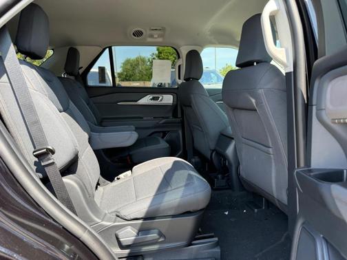 2025 Ford Explorer Active 4WD