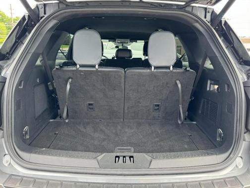 Carbonized Gray Metallic 2025 Ford Explorer ST-Line 4WD