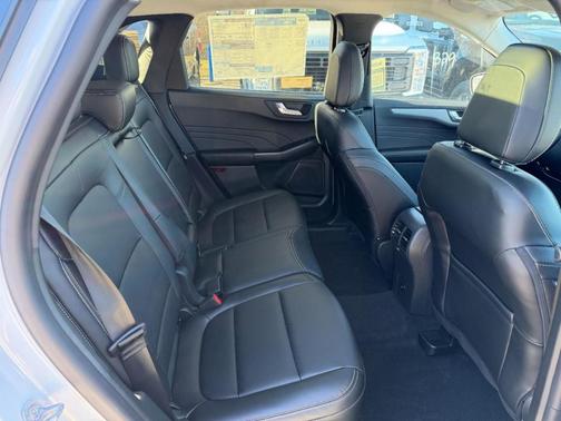 2026 Ford Escape Platinum AWD