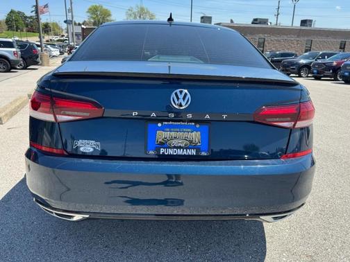 2020 Volkswagen Passat 2.0T R-Line