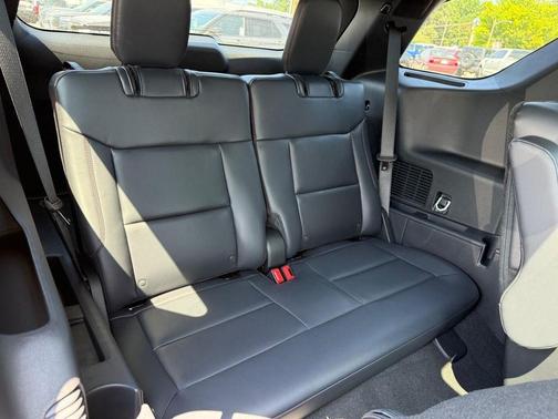 Black Metallic 2027 Ford Explorer ST-Line