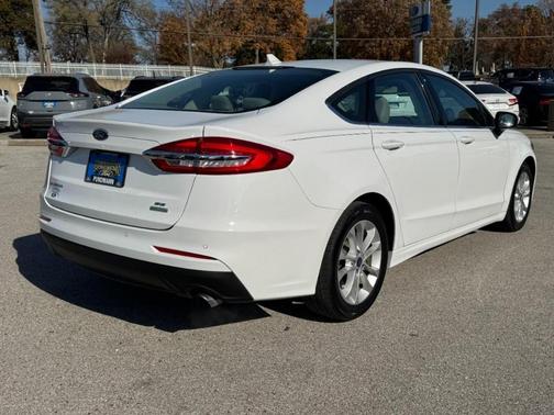 2020 Ford Fusion SE
