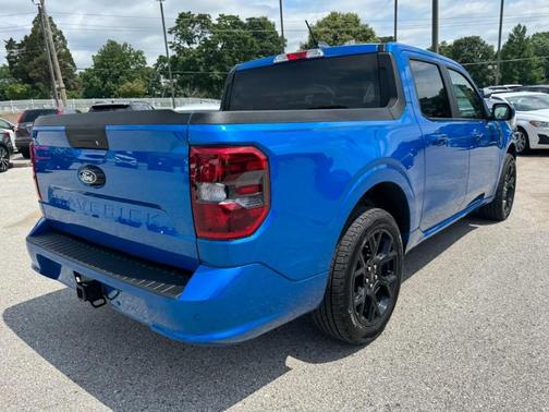 Velocity Blue 2026 Ford Maverick Lobo Standard