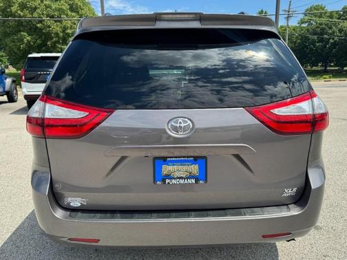 Predawn Gray Mica 2018 Toyota Sienna XLE