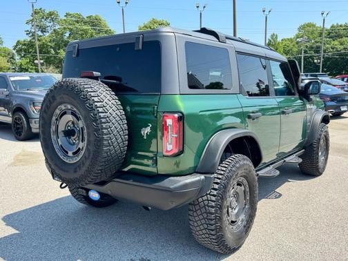 Eruption Green Metallic 2024 Ford Bronco Everglades
