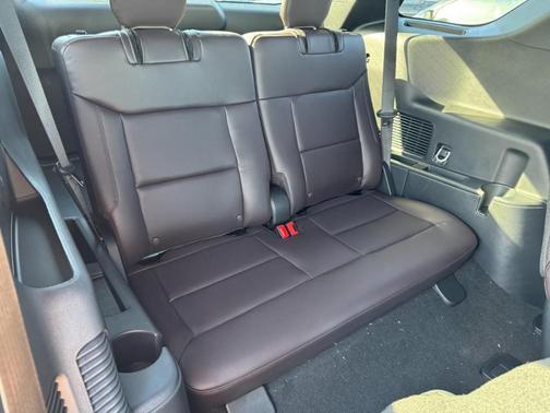 Rapid Red Metallic Tinted Clearcoat 2026 Ford Explorer Platinum