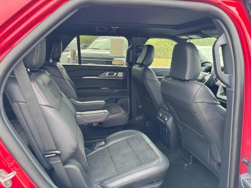 2025 Ford Explorer ST 4WD