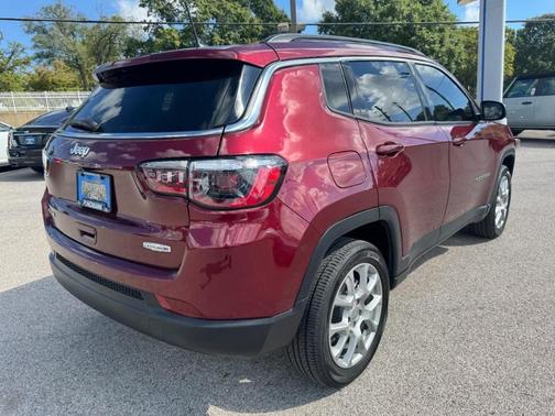 2022 Jeep Compass Latitude Lux