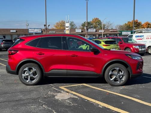 2026 Ford Escape ST-Line AWD