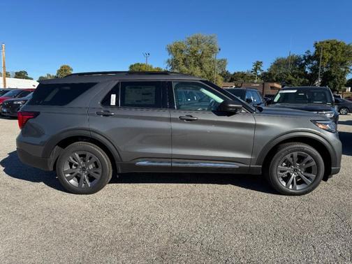 2025 Ford Explorer Active 4WD