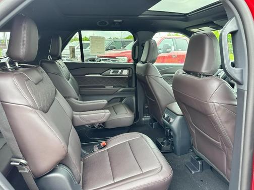 Rapid Red Metallic Tinted Clearcoat 2026 Ford Explorer Platinum
