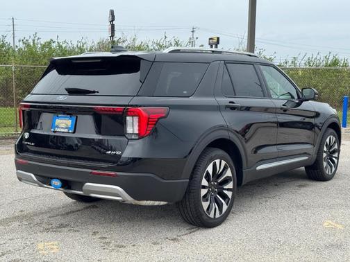 Agate Black Metallic 2026 Ford Explorer Platinum