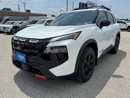 Everest White P 2025 Nissan Rogue Rock Creek
