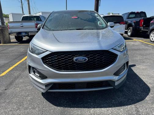 Iconic Silver Metallic 2022 Ford Edge ST-Line
