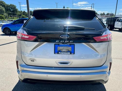 Iconic Silver Metallic 2022 Ford Edge ST-Line