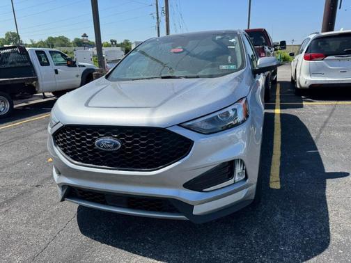 Iconic Silver Metallic 2022 Ford Edge ST-Line