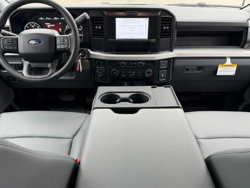 Oxford White 2027 Ford F-350 XL