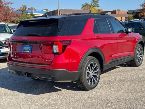 2025 Ford Explorer ST-Line 4WD