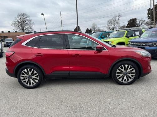 2020 Ford Escape Titanium Hybrid