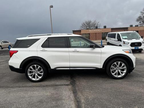 2022 Ford Explorer Platinum