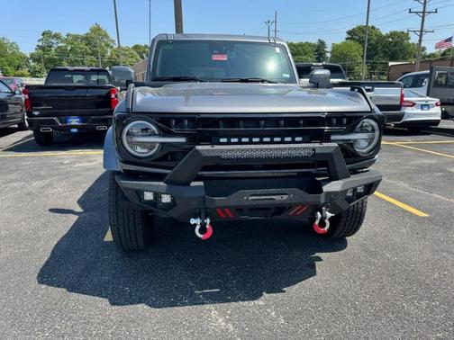 Carbonized Gray Metallic 2022 Ford Bronco Outer Banks
