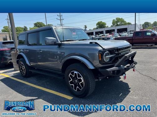 Carbonized Gray Metallic 2022 Ford Bronco Outer Banks