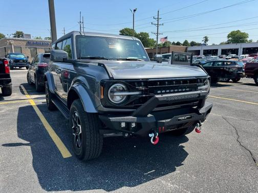 Carbonized Gray Metallic 2022 Ford Bronco Outer Banks