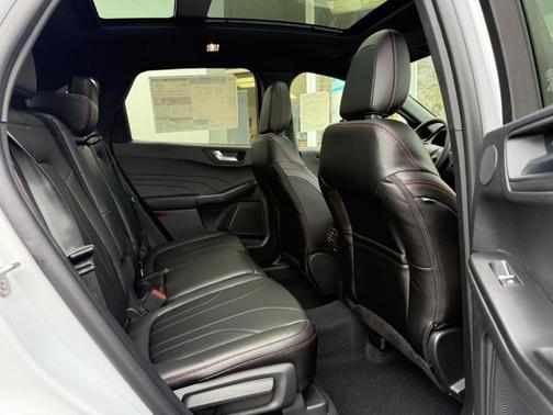 2026 Ford Escape ST-Line Elite AWD