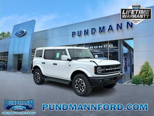 Oxford White 2026 Ford Bronco Outer Banks