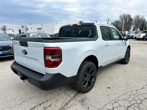 Oxford White 2026 Ford Maverick Lariat