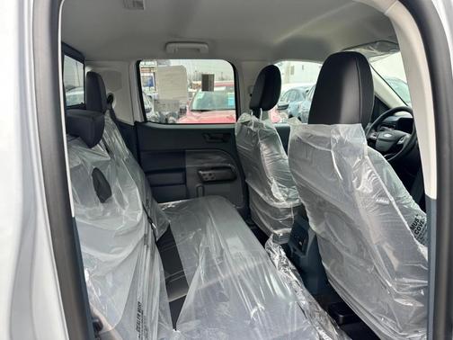 Oxford White 2026 Ford Maverick Lariat