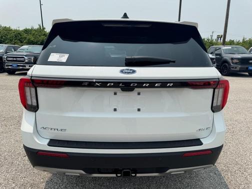 2025 Ford Explorer Active 4WD