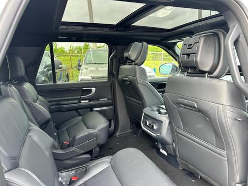 Oxford White 2026 Ford Expedition Max Platinum
