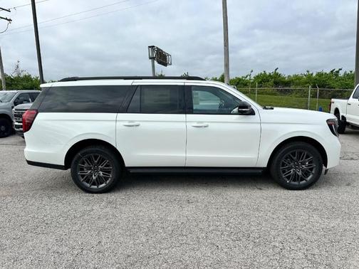 Oxford White 2026 Ford Expedition Max Platinum